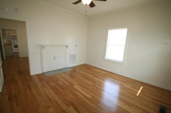 Building Photo - Duplex with All Appliances, Deck and Fence...