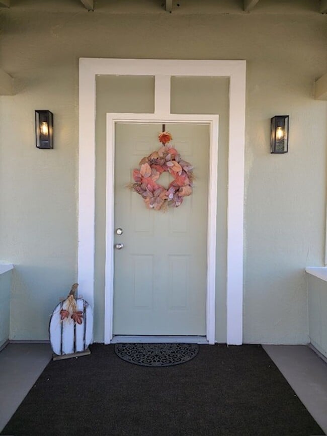 Building Photo - Edith