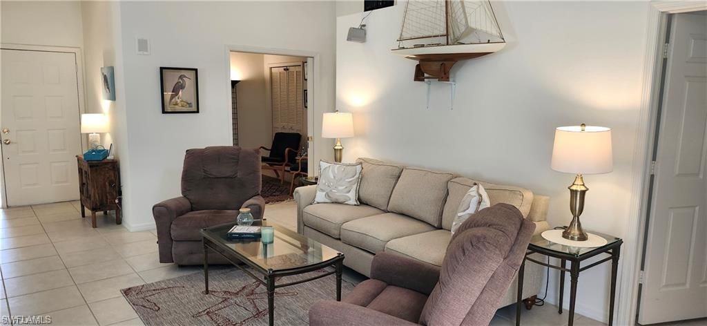 Foto principal - 841 Kings Way
