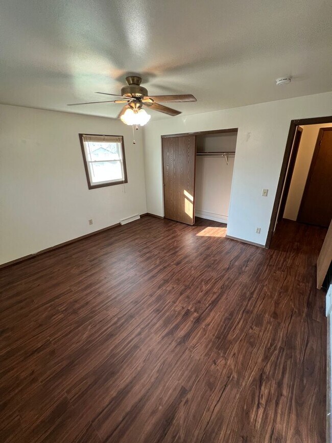 Foto del edificio - 3 bed/1.5 bath Duplex in Madison, WI