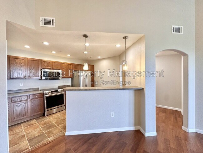 Building Photo - 5735 N Genoa Way
