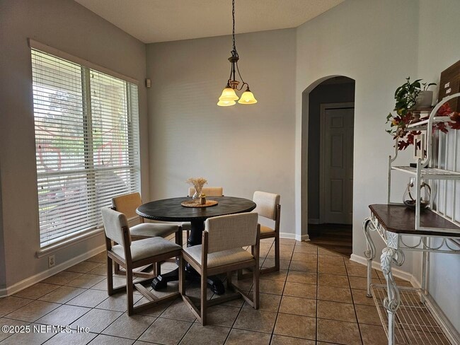 Building Photo - 3728 Southbank Cir