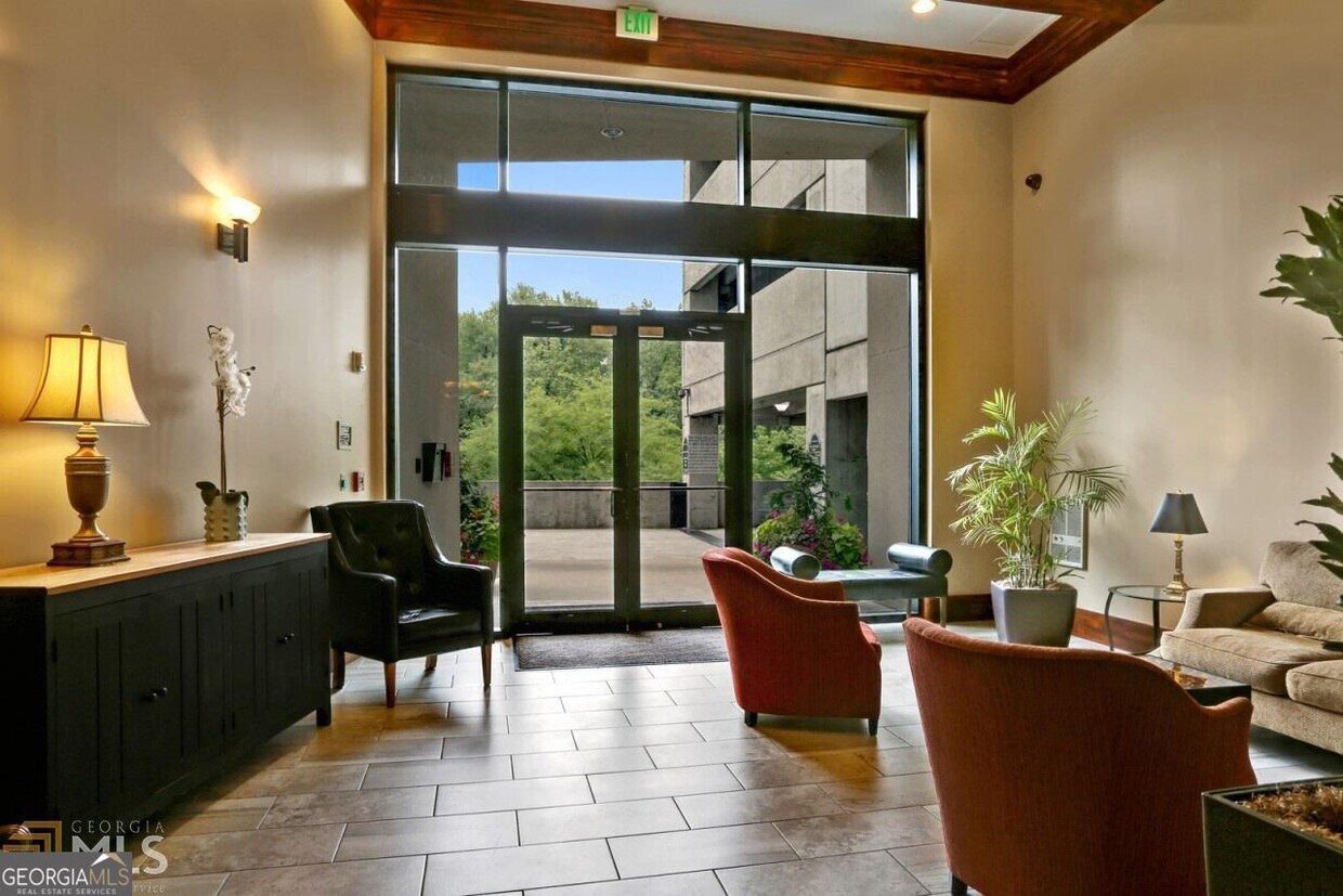 Primary Photo - 2277 Peachtree Rd NE