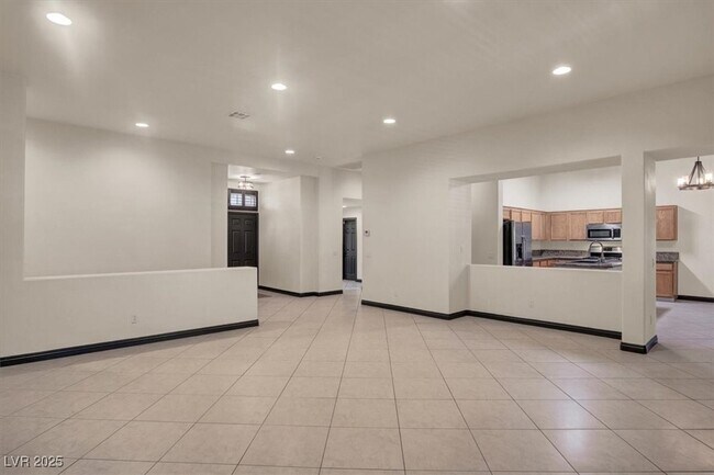 Foto del edificio - 8225 Cabin Springs Ave