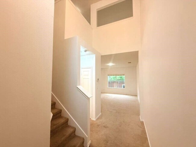 Building Photo - 3217 Judge Holland Ln