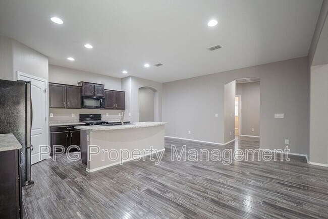 Building Photo - 17531 W Fetlock Trl