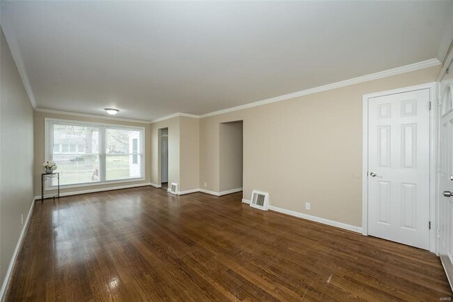 Building Photo - 9906 Calumet Dr
