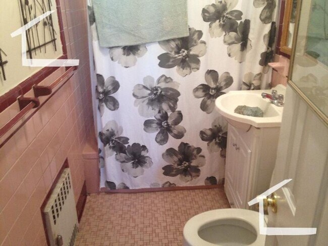 Foto del edificio - Two bedroom in Brighton - September 1st