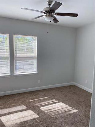 Foto del edificio - 6322 Eastwood St