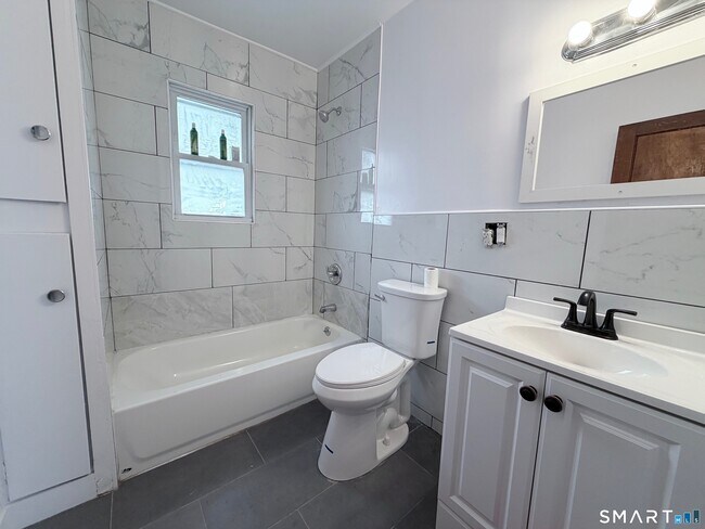 Foto del edificio - 394 Bishop Ave