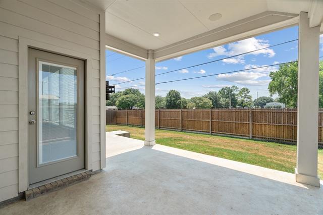 Building Photo - 1440 Lakeview Dr