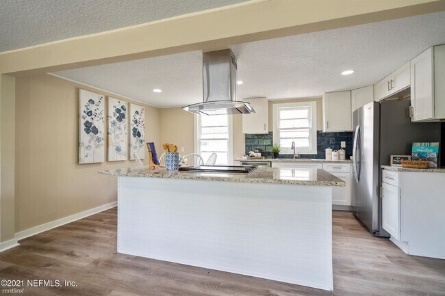 Foto del edificio - 3 br, 2 bath House - 1000 Date St
