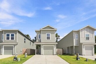 Building Photo - 17123 Saxophone Ln