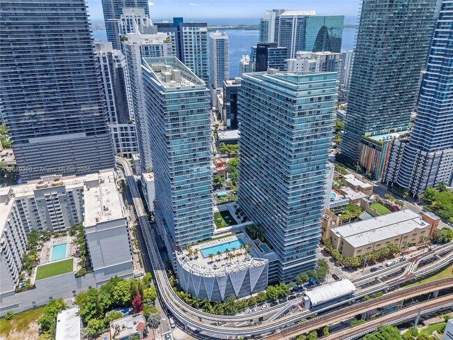 Foto del edificio - 1111 SW 1st Ave