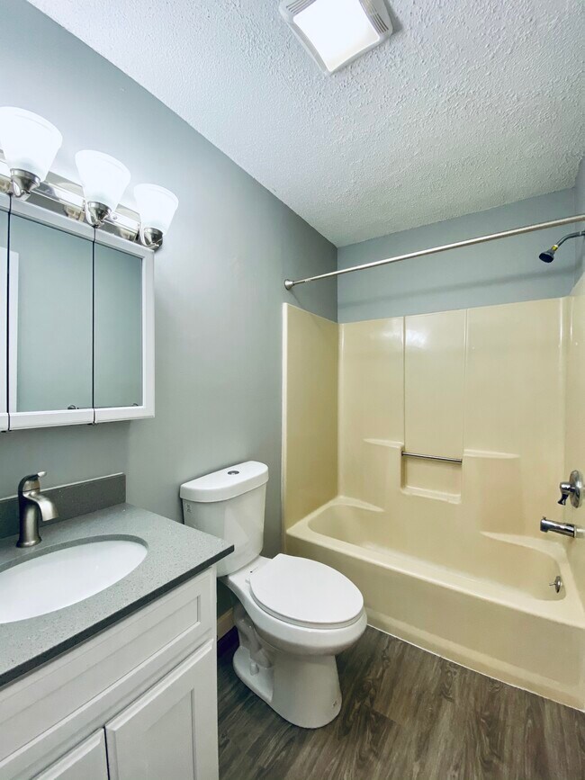 BATH/F-H - Marshfield Apartments