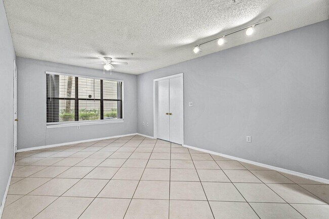 Building Photo - 2305 N Congress Ave