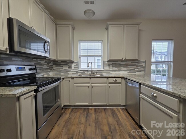 Foto del edificio - 2023 Heywood Ave