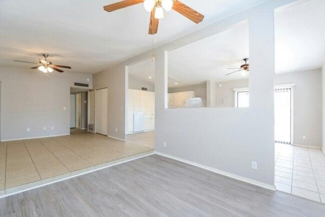 Foto del edificio - 7530 E Poinciana Dr