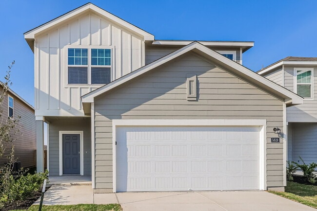 Building Photo - 5819 Texas Palm Dr