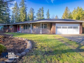 Building Photo - 5009 Forest Glen Dr SE