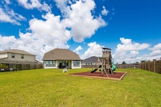 Building Photo - 31502 Willows Bracken Ct