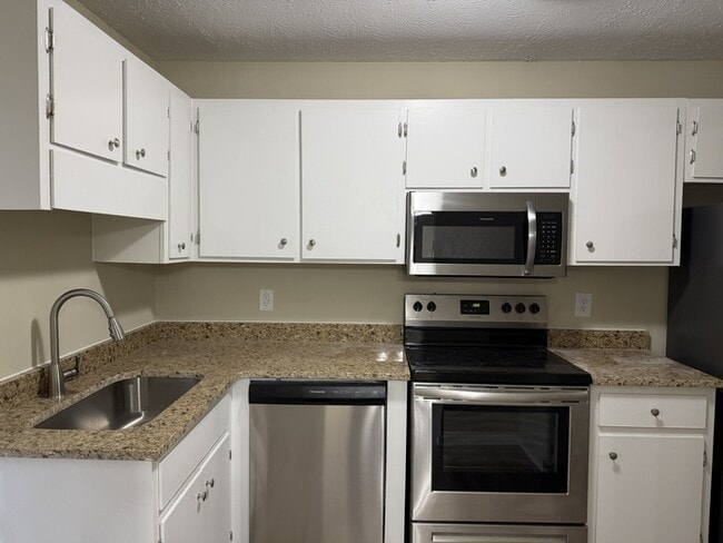 Foto del edificio - 1705 Cedar Shoals Dr