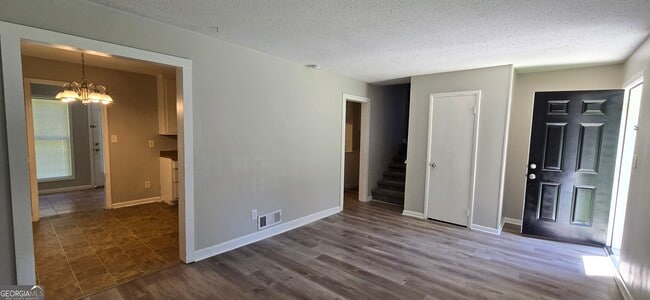 Building Photo - 422 Windsor Dr