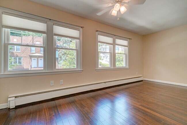 Front Bedroom - 743 Undercliff Ave