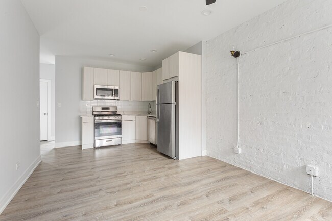 Foto del edificio - 6114 N Winthrop Ave