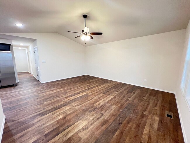 Foto del edificio - NEW CONSTRUCTION!