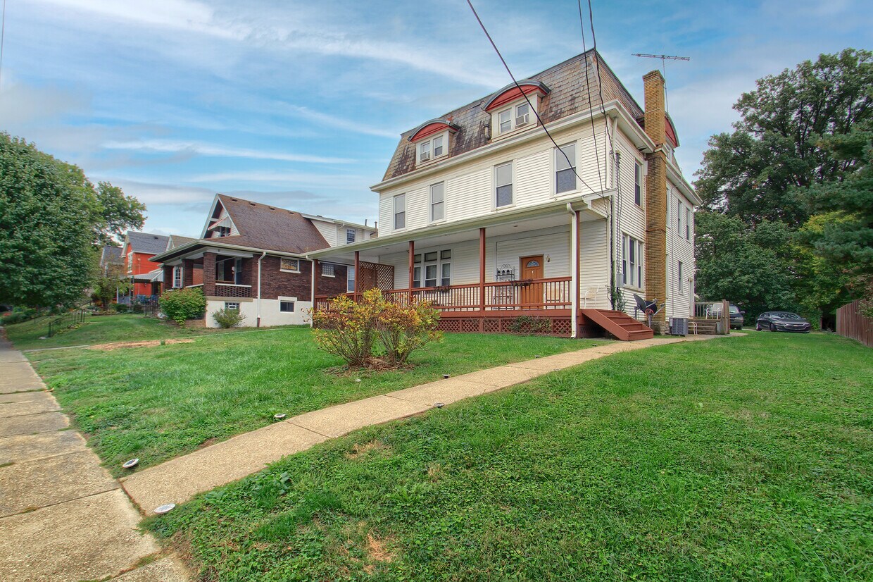 Primary Photo - 133 W Walnut St