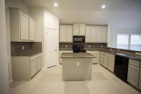 Foto del edificio - 412 Sandhurst Dr