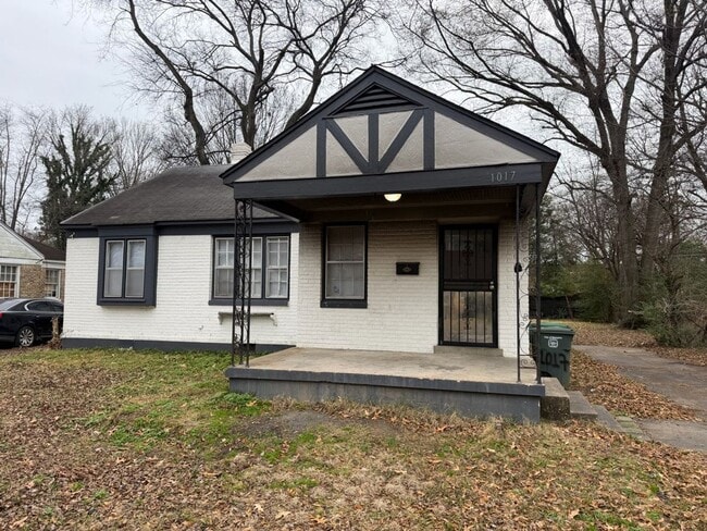 Charming 3-Bed, 1-Bath Home with Spacious Yard - Charming 3-Bed, 1-Bath Home with Spacious Yard
