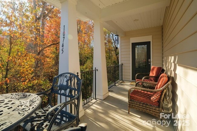 Building Photo - 10745 Sapphire Trail