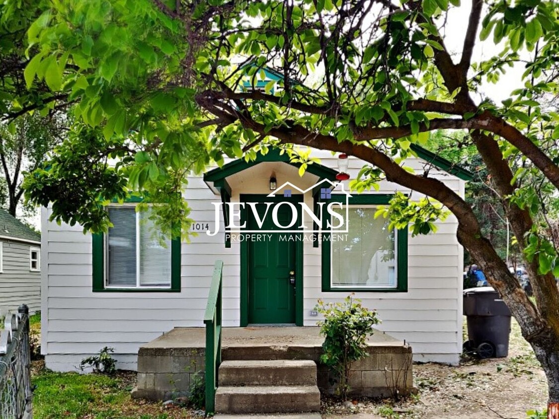 Primary Photo - Step into your new residence, a charming s...