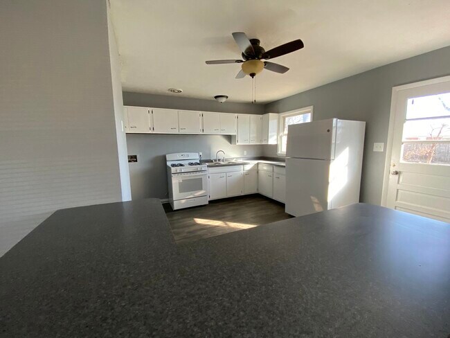 Building Photo - 2917 Cheyenne Dr