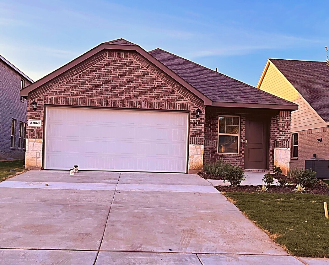 Foto principal - 3953 Oak Creek Cir