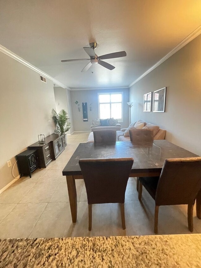 Foto del edificio - Quiet Cortez Hill Gem – Central, Sunny, an...