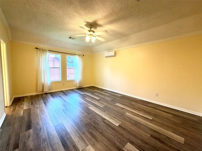 Building Photo - 6650 Roberson St