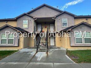 Building Photo - 1065 W Pine Ave