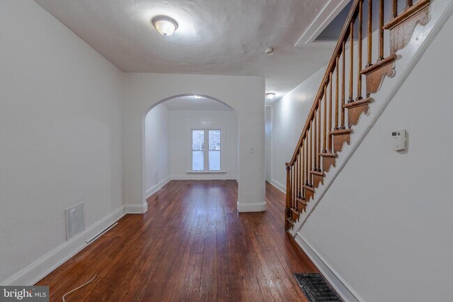 Foto del edificio - 712 N Collington Ave