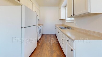 Building Photo - 1356 Hobart Dr