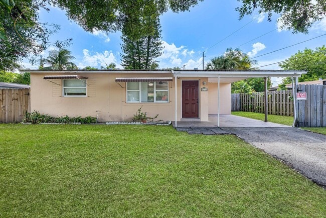 Building Photo - 6111 NW 43rd Ave