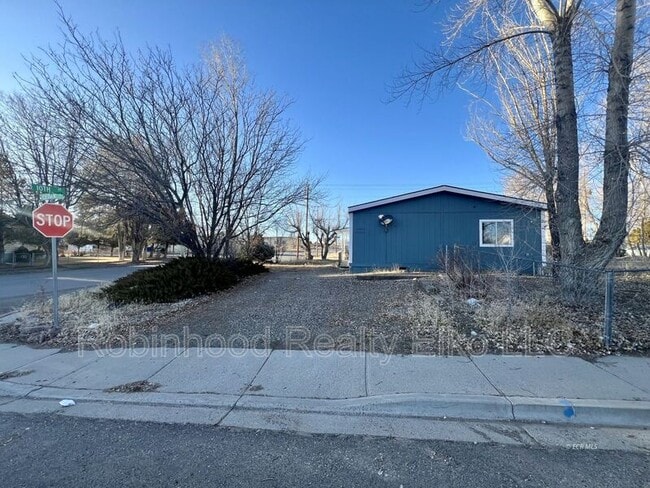 Building Photo - 1006 Cedar St