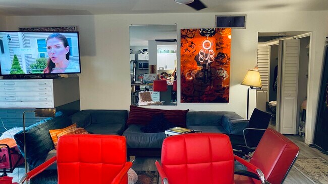 Building Photo - 150 Pineview Rd