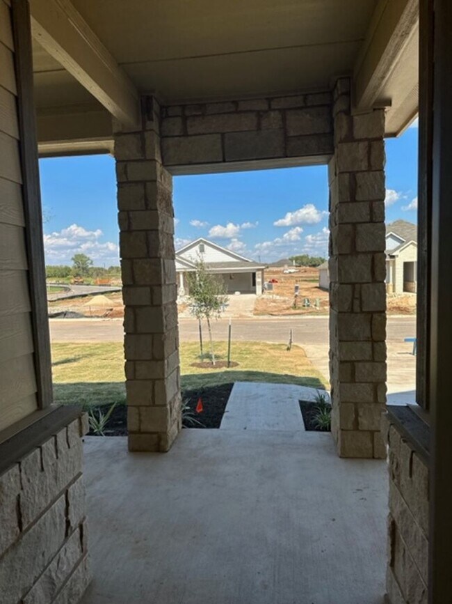 Foto del edificio - 10824 Hollister Ln