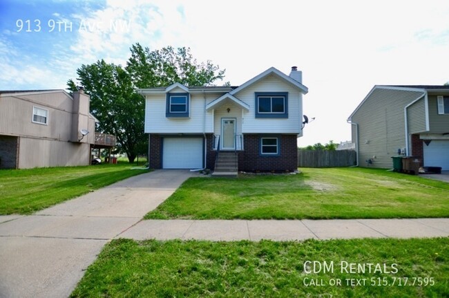 Building Photo - Great Home in Altoona!