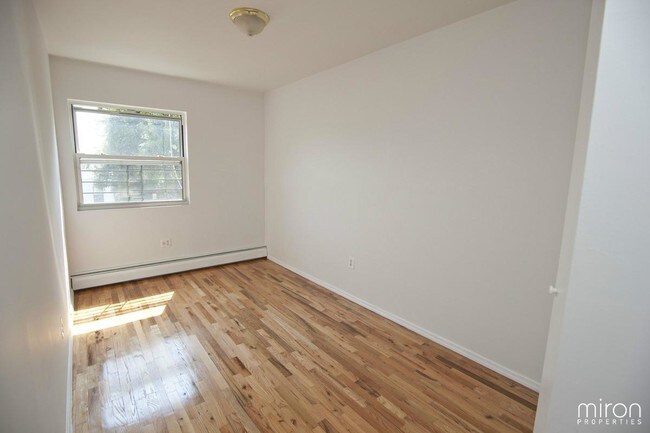 Building Photo - 11 Hunterfly Pl