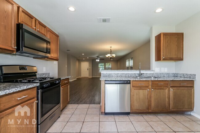 Building Photo - 7923 Tawny Bluff Ct