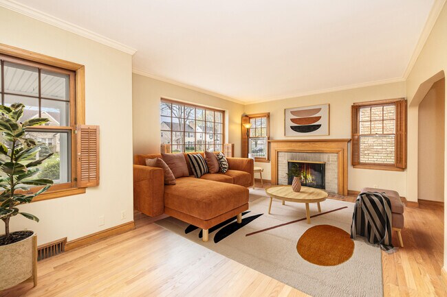 Foto del edificio - 5249 N Shoreland Ave